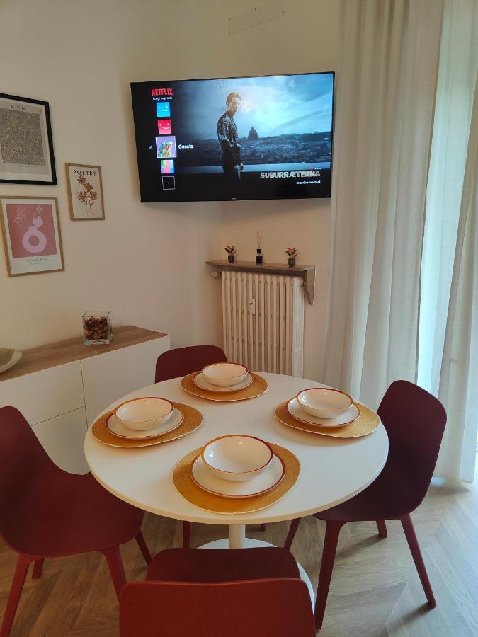 Elegante Bilocale A Milano Con Balcone Apartment Ngoại thất bức ảnh